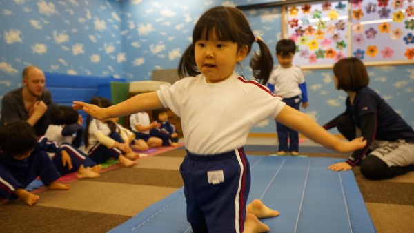 体操　基礎運動　幼児教育　レインボーサムネイル